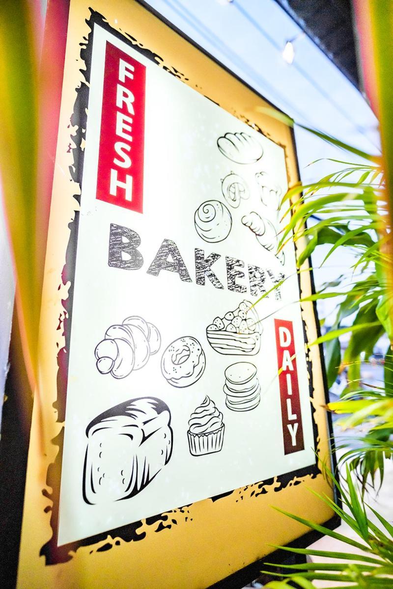 Breakers Hotel Rawai Bagian luar foto