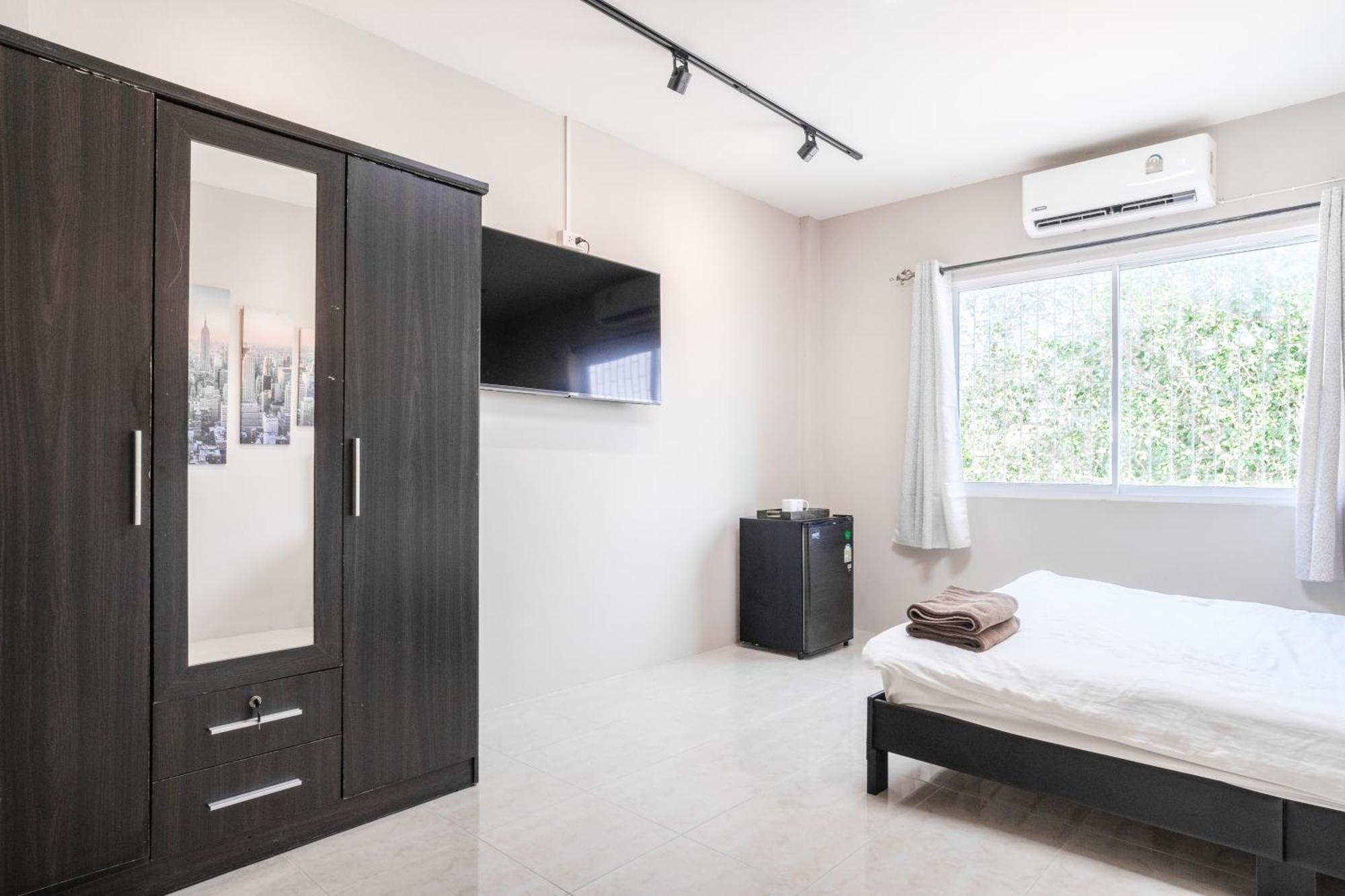 Breakers Hotel Rawai Bagian luar foto